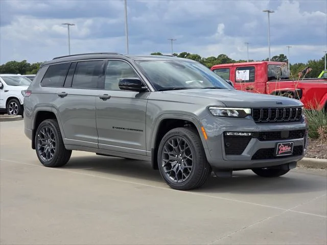New 2027 Sting-Gray Clear-Coat Paint Jeep Summit image 1