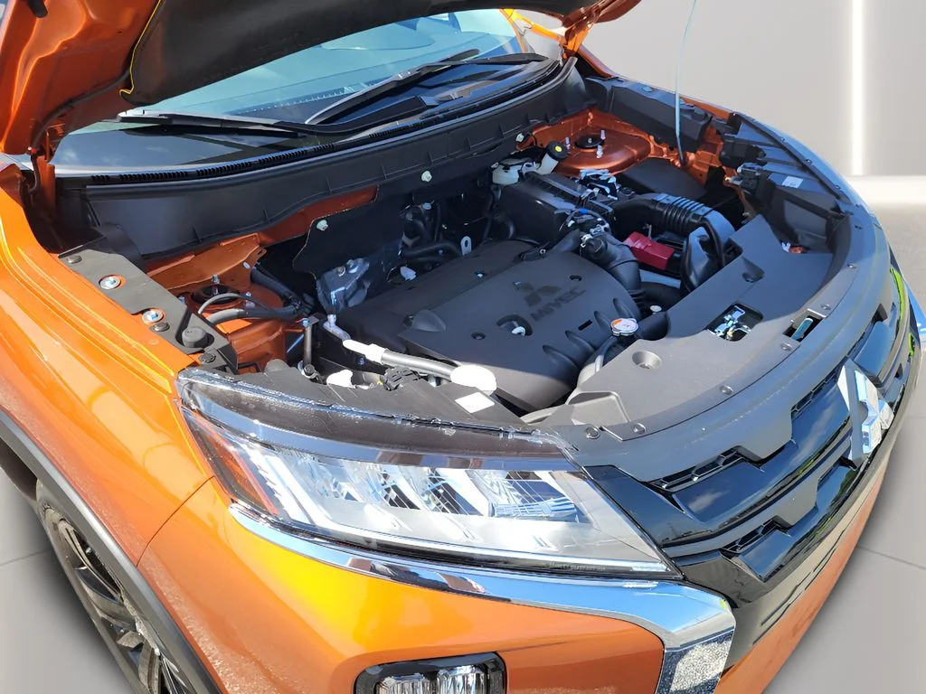 New 2026 Sunshine Orange Metallic Mitsubishi LE image 27