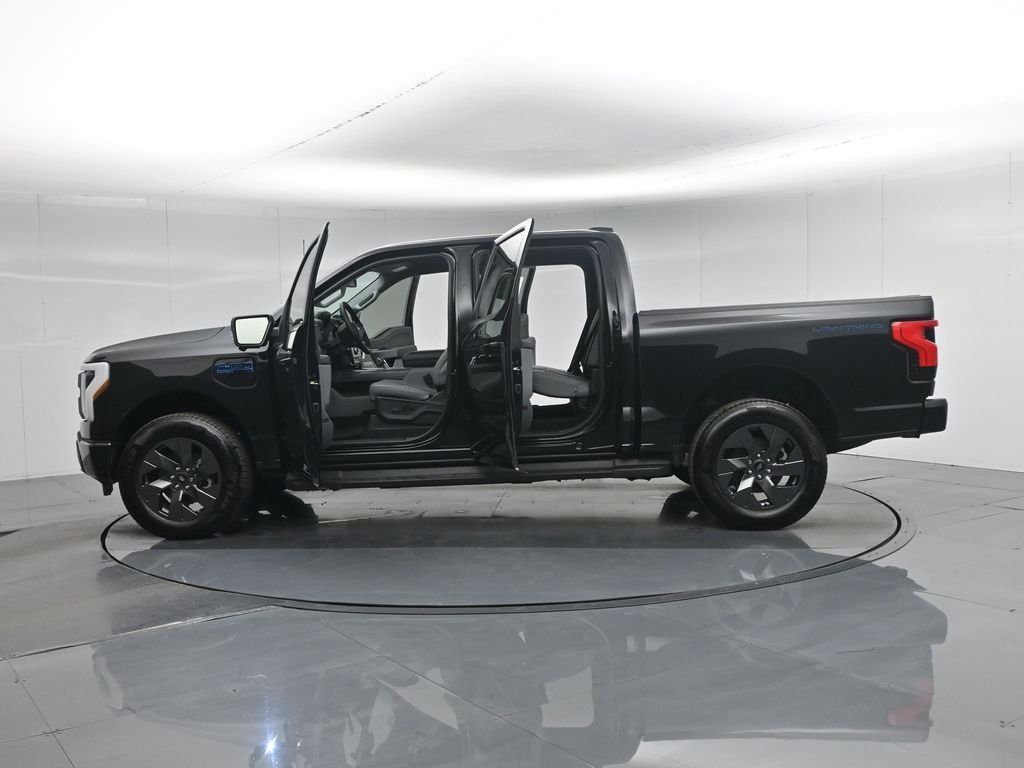 2025 Ford F-150 Lightning Flash - Photo 36