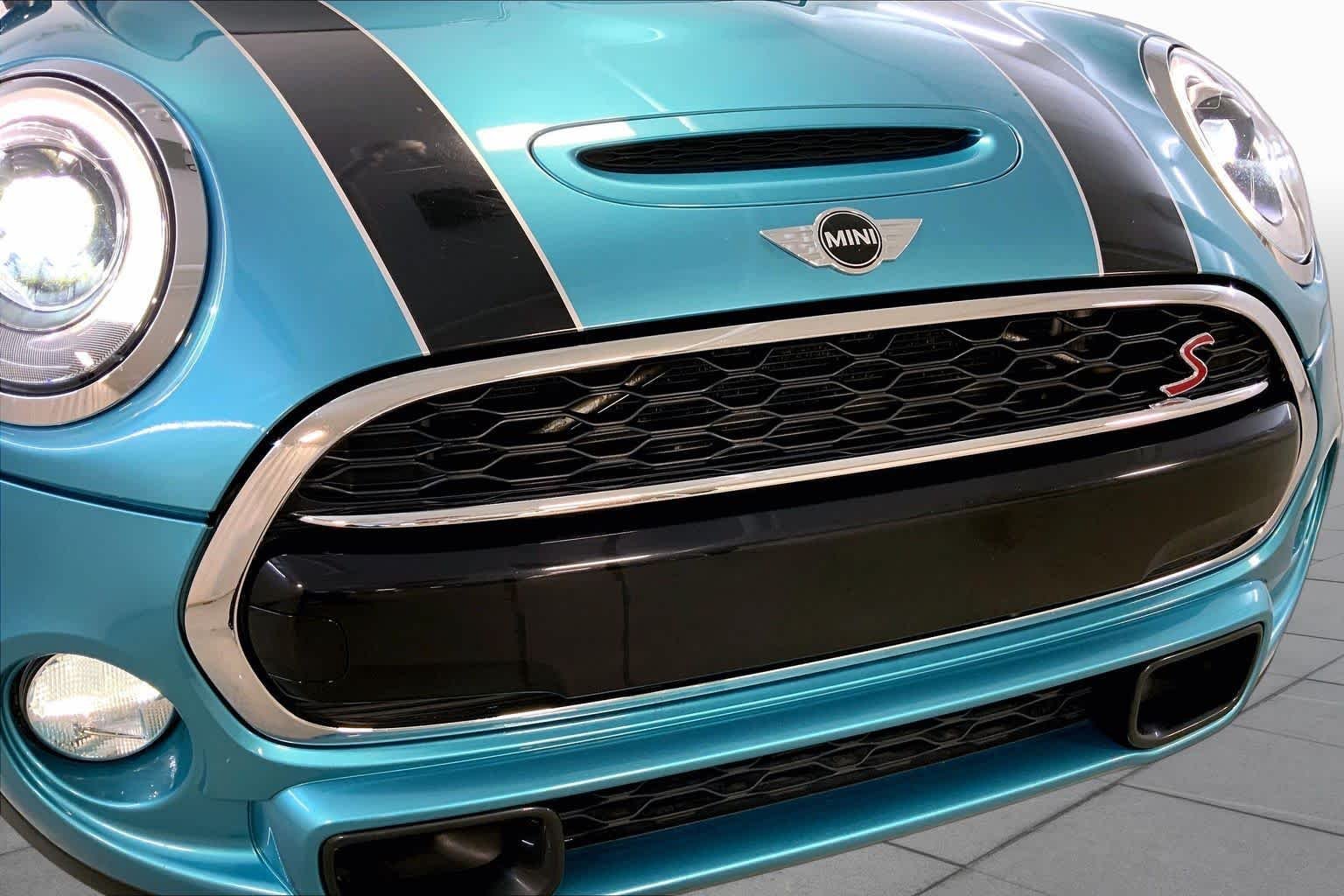 Used 2017 Caribbean Aqua Metallic MINI Cooper S image 32