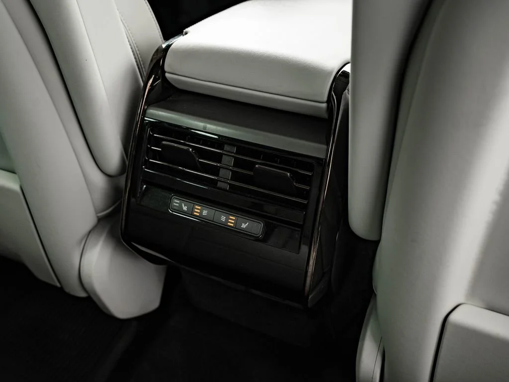 Used 2023 Gray Land Rover SE image 37