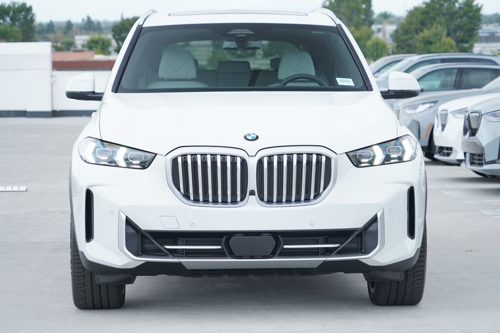 New 2026 Alpine White BMW sDrive40i image 2