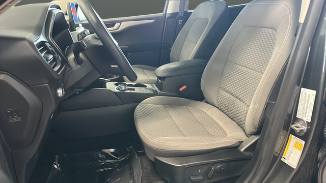 Used 2020 Magnetic Metallic Ford SE image 9
