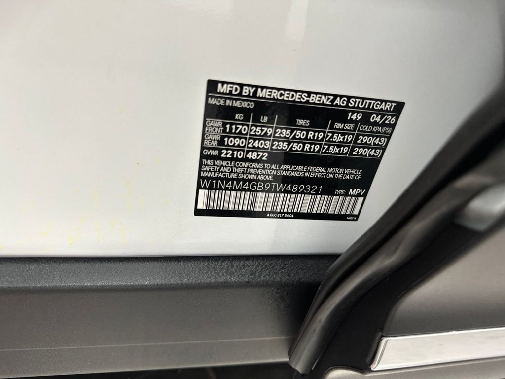 New 2026 Polar White Mercedes-Benz GLB 250 image 30