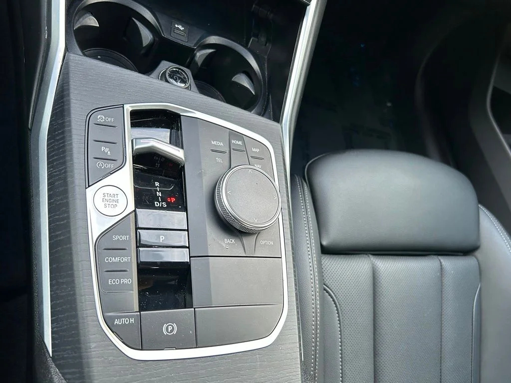 Used 2025 White BMW 330i image 21