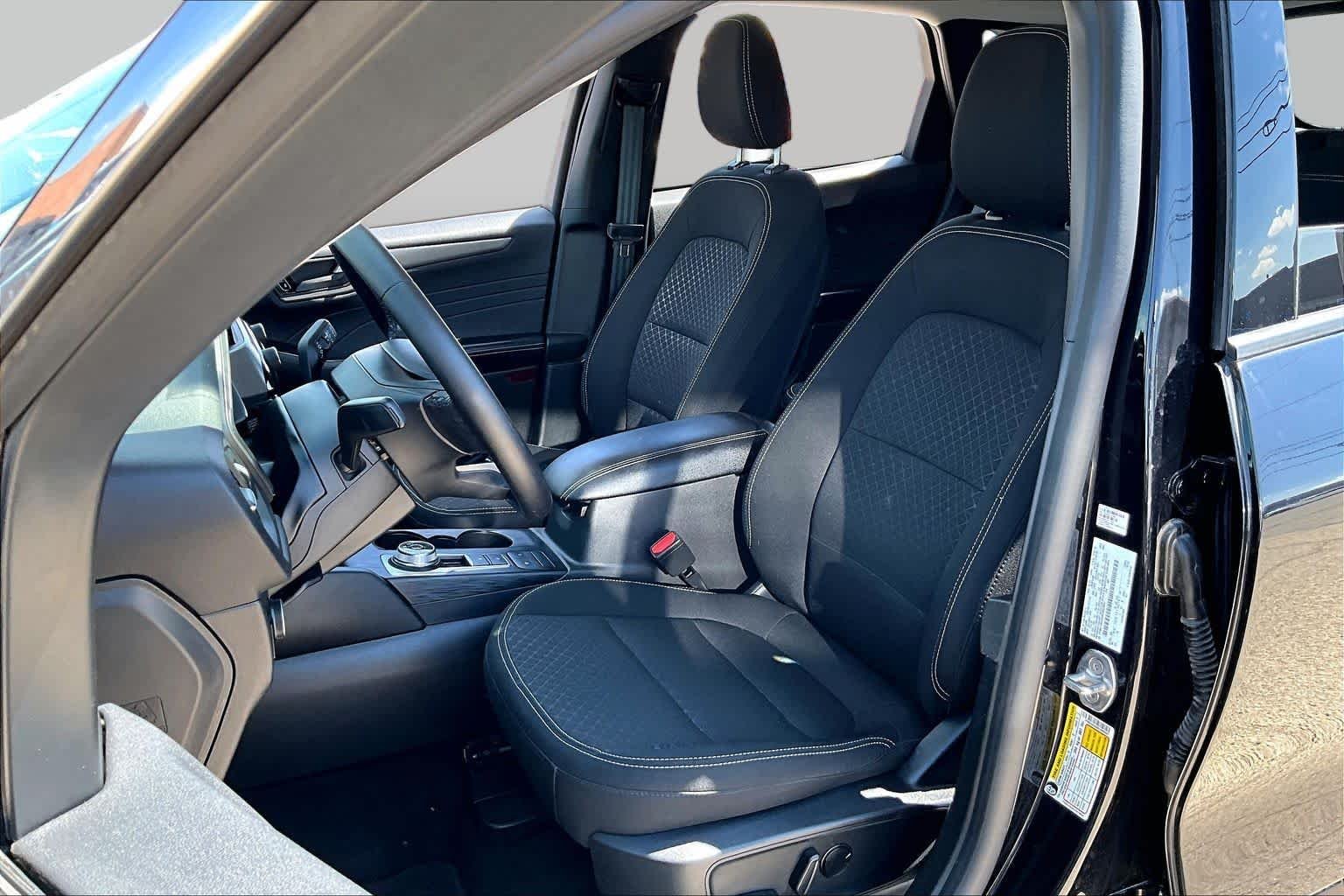 Used 2024 Agate Black Ford Active image 8