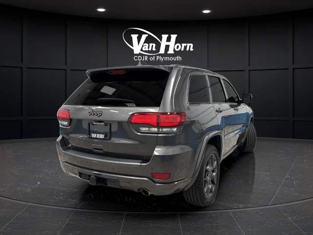 Used 2021 Crystal Metallic Jeep Limited image 7