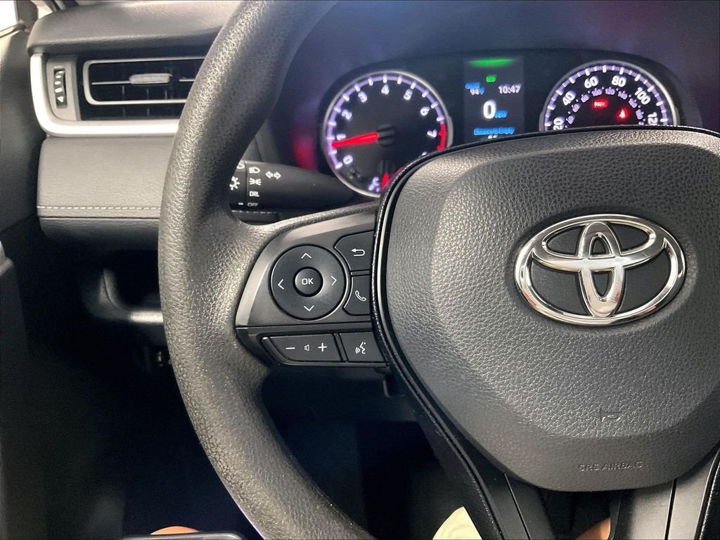 Used 2019 White Toyota LE image 21