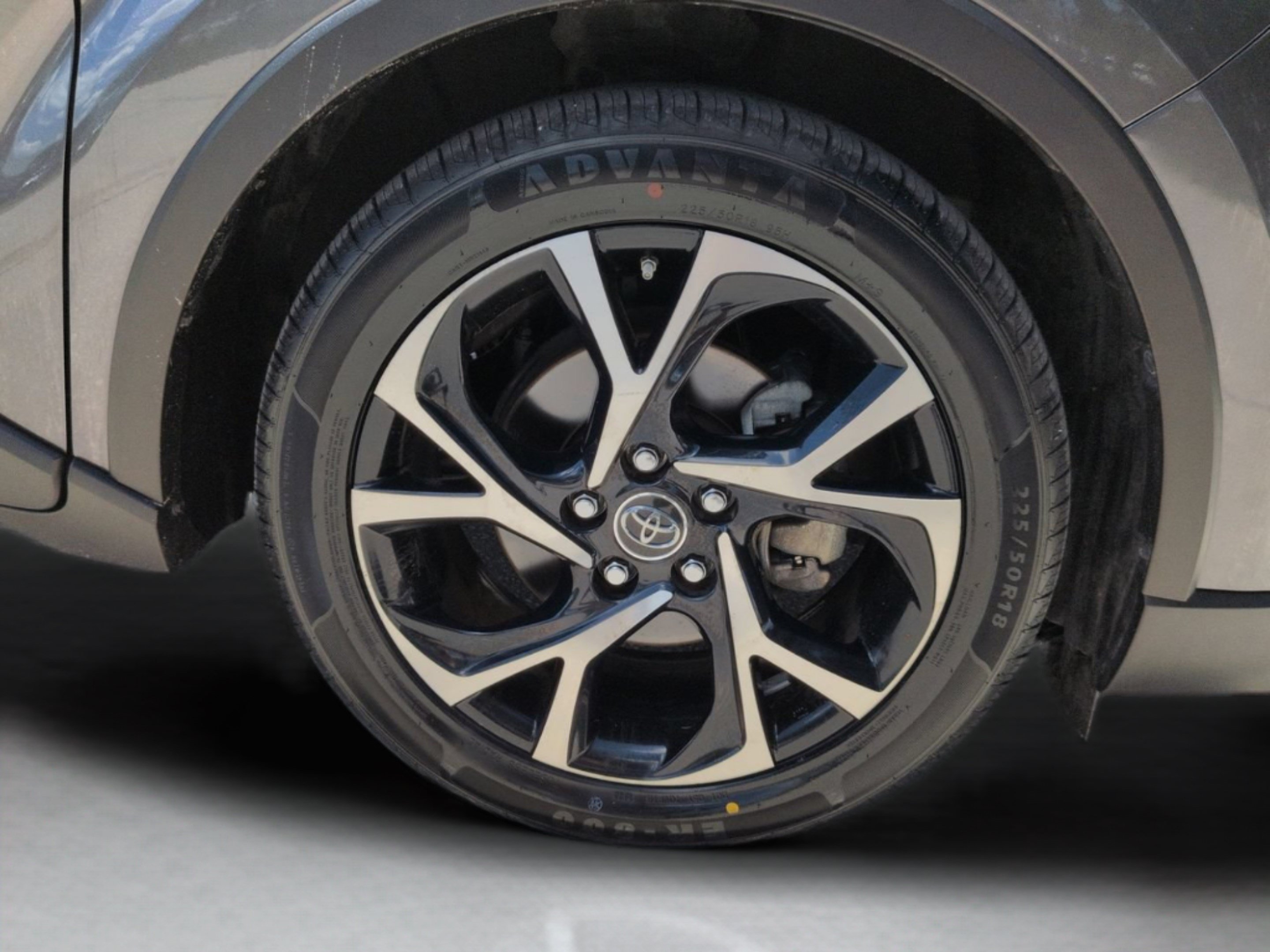 Used 2019 Magnetic Gray Metallic Toyota XLE image 12
