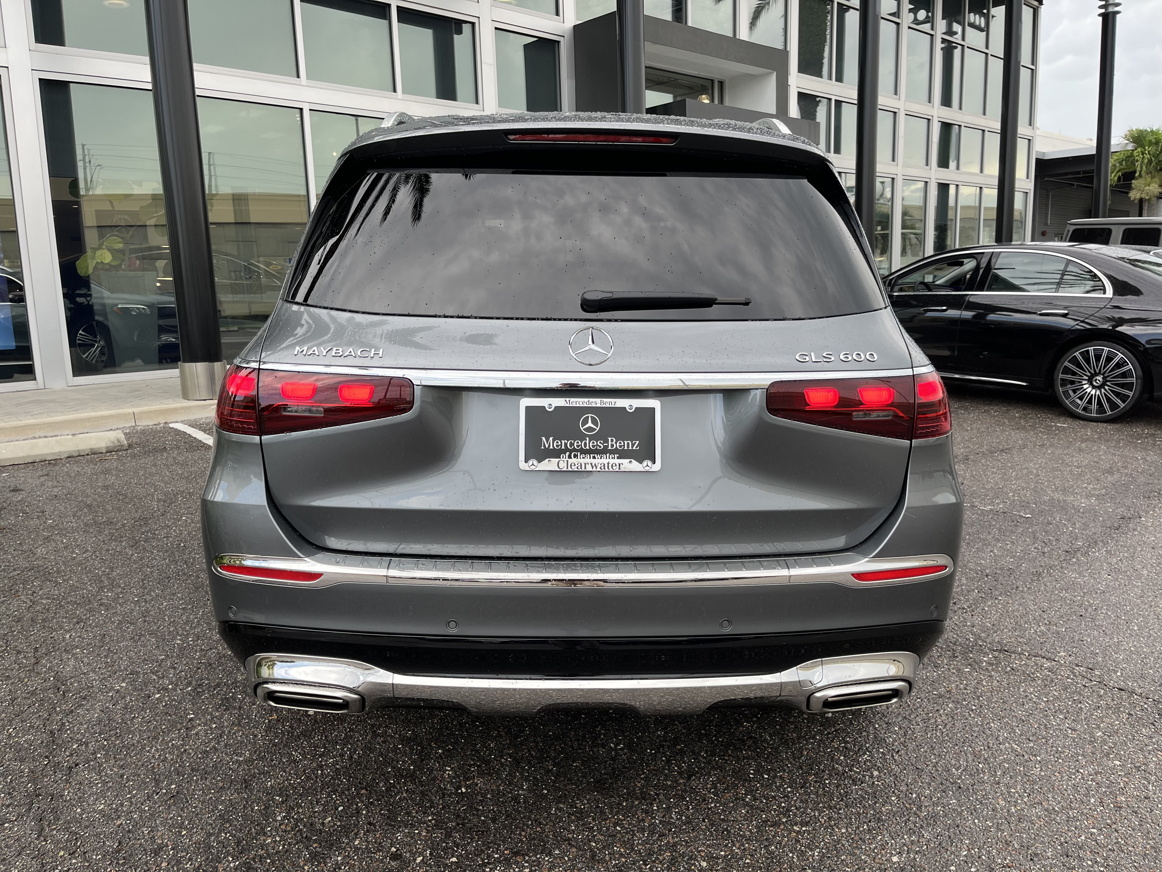 New 2026 Selenite Grey Metallic Mercedes-Benz Maybach GLS 600 image 35