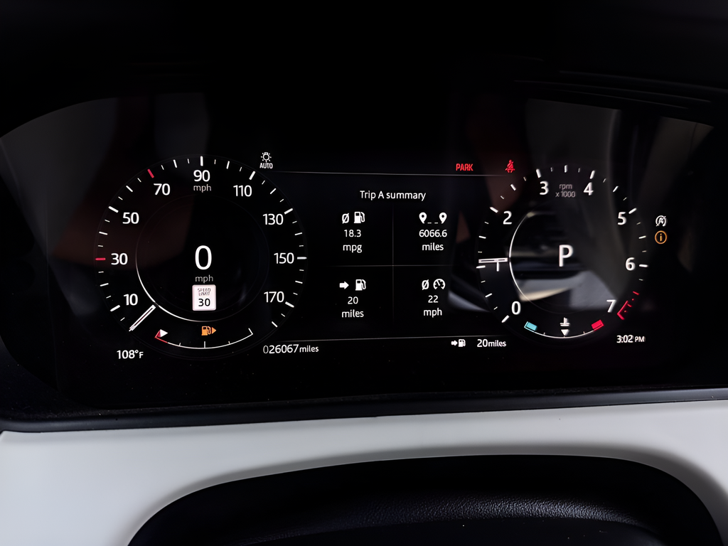 Used 2021 Silver Land Rover R-Dynamic HSE image 15