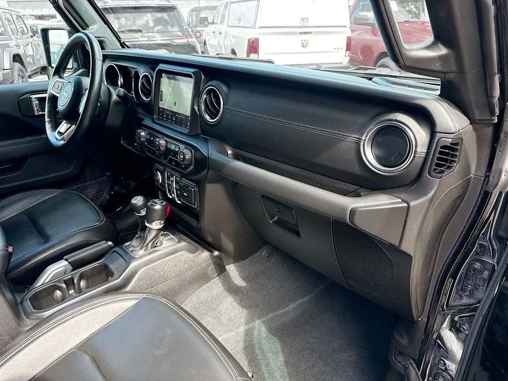 Used 2022 Black Jeep Unlimited Sahara image 34