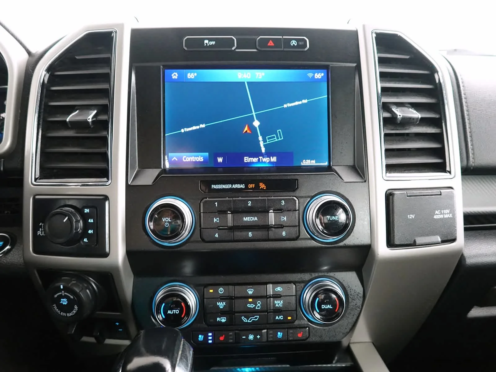 Used 2019 Oxford White Ford LARIAT image 26