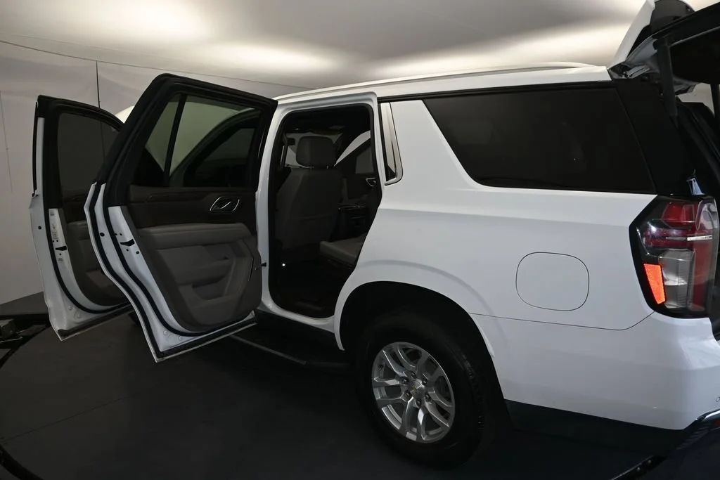 Used 2021 Summit White Chevrolet LT image 17