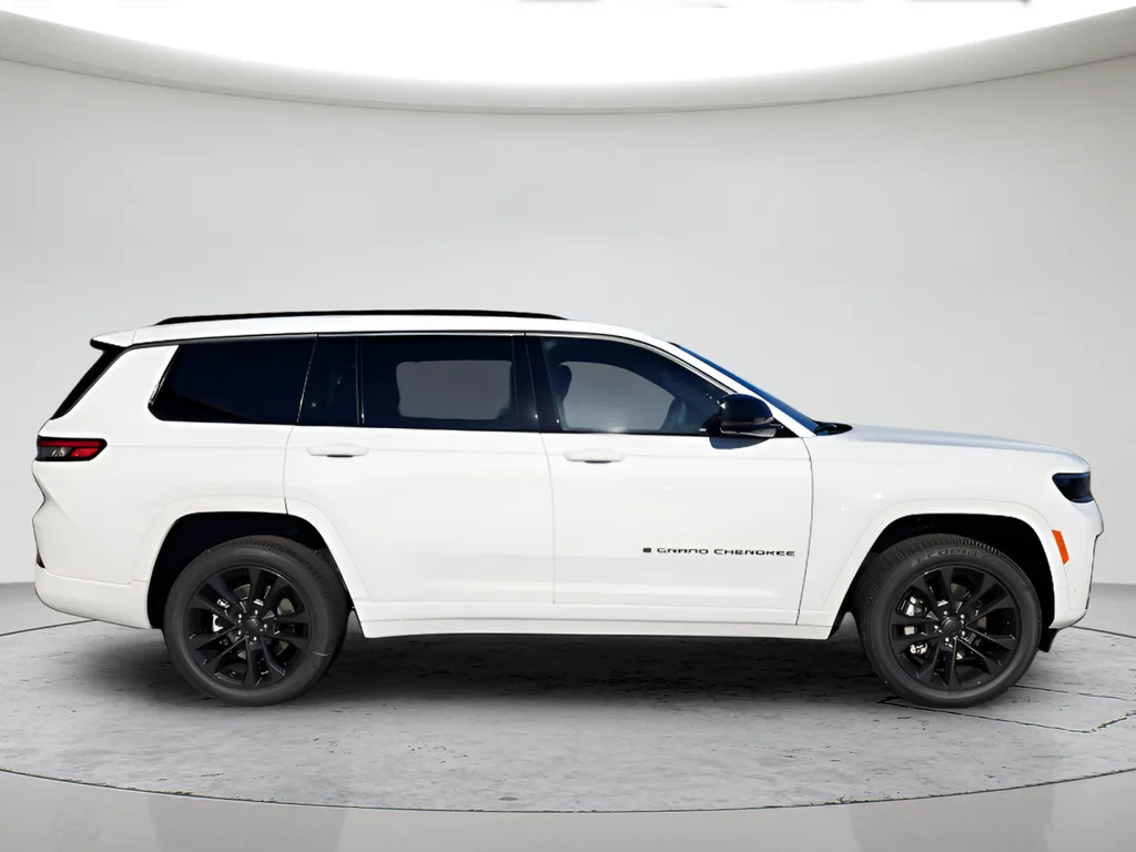 New 2026 Bright White Clear-Coat Exterior Paint Jeep Limited image 4