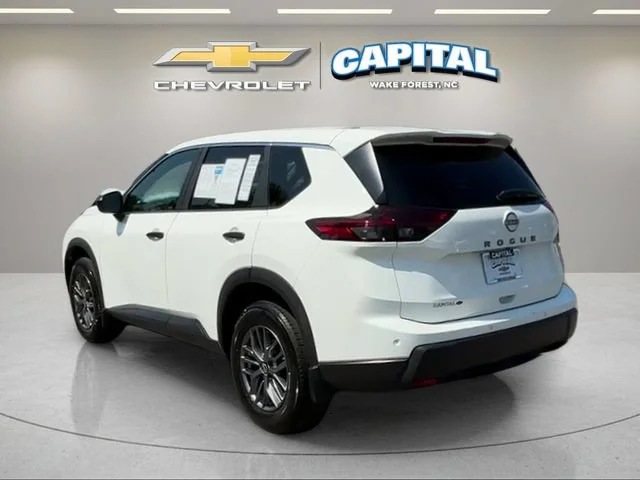 Used 2025 White/off-white Nissan S FWD image 4
