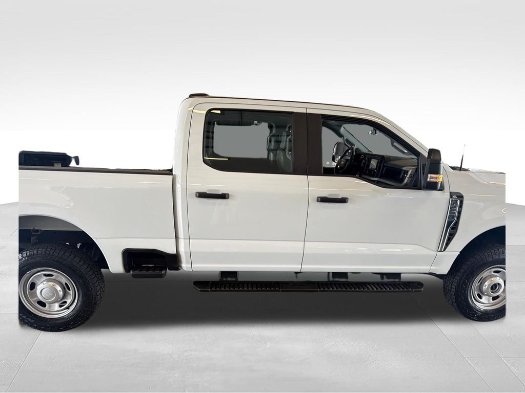 Used 2026 White Ford XL image 6