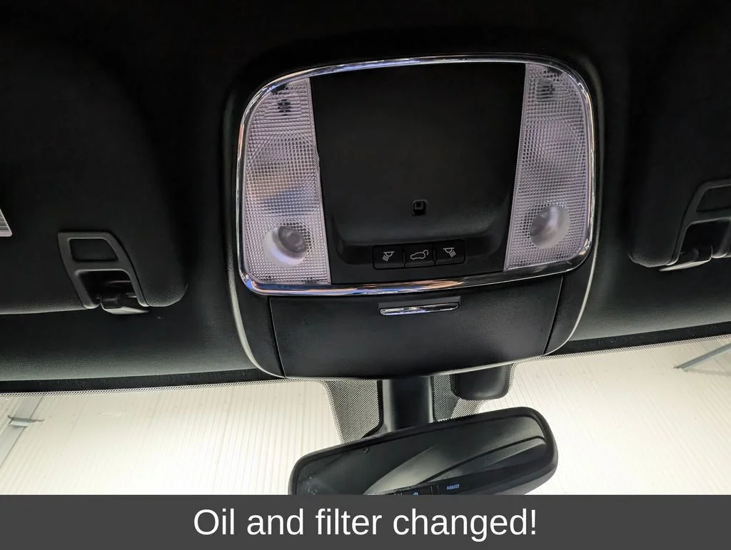 Used 2020 Diamond Black Crystal Pearlcoat Jeep Laredo image 6