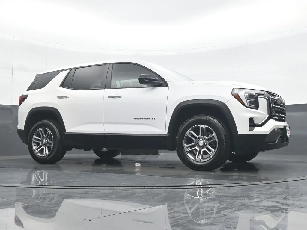 Used 2026 White GMC Elevation image 32