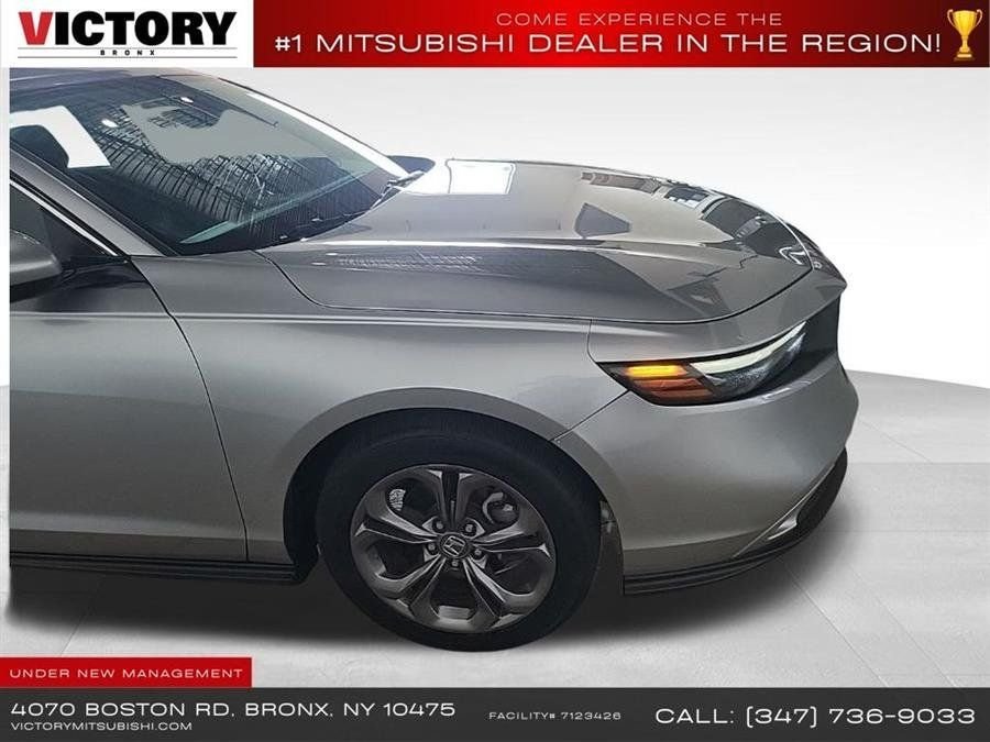 Used 2023 Silver Honda EX image 9