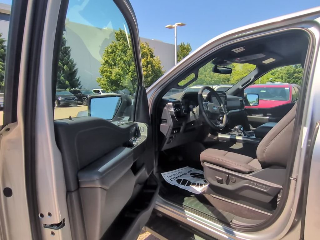 Used 2023 Silver Ford XLT image 21
