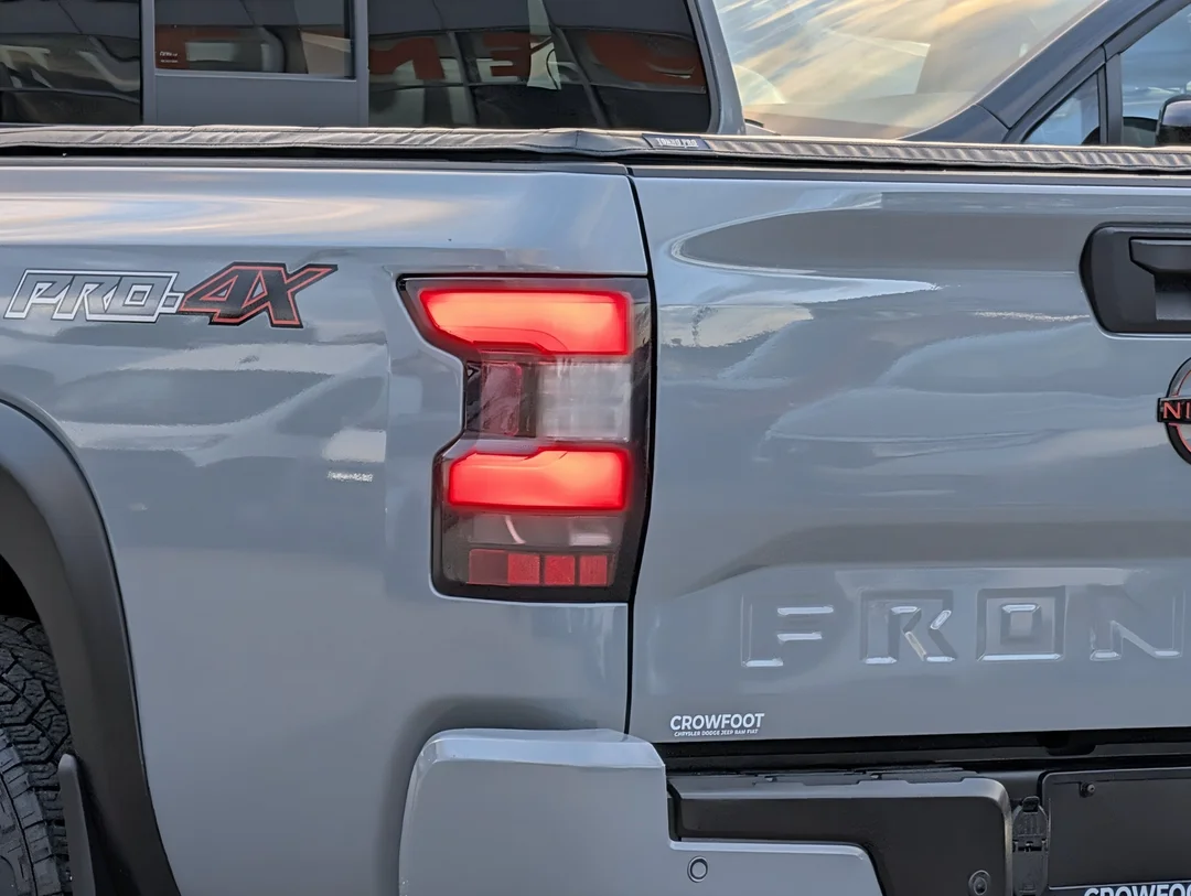 Used 2022  Nissan PRO-4X - - 4x4 - 3.8L V6 - Adaptive Cruise - Blind Spot - LED Headlamps - Sunroof & More image 11