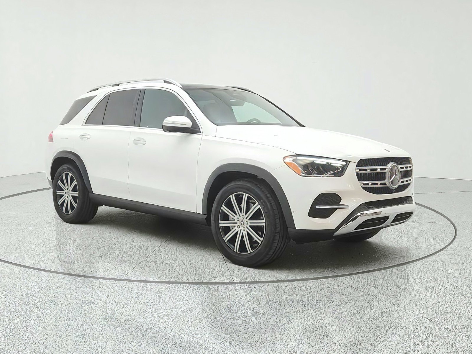 Certified Used 2024 Polar White Mercedes-Benz GLE 350 4MATIC® SUV image 3
