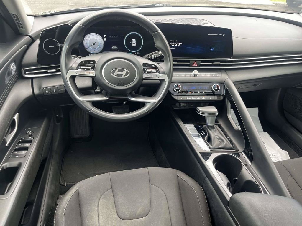 Used 2024 Gray Hyundai SEL image 10