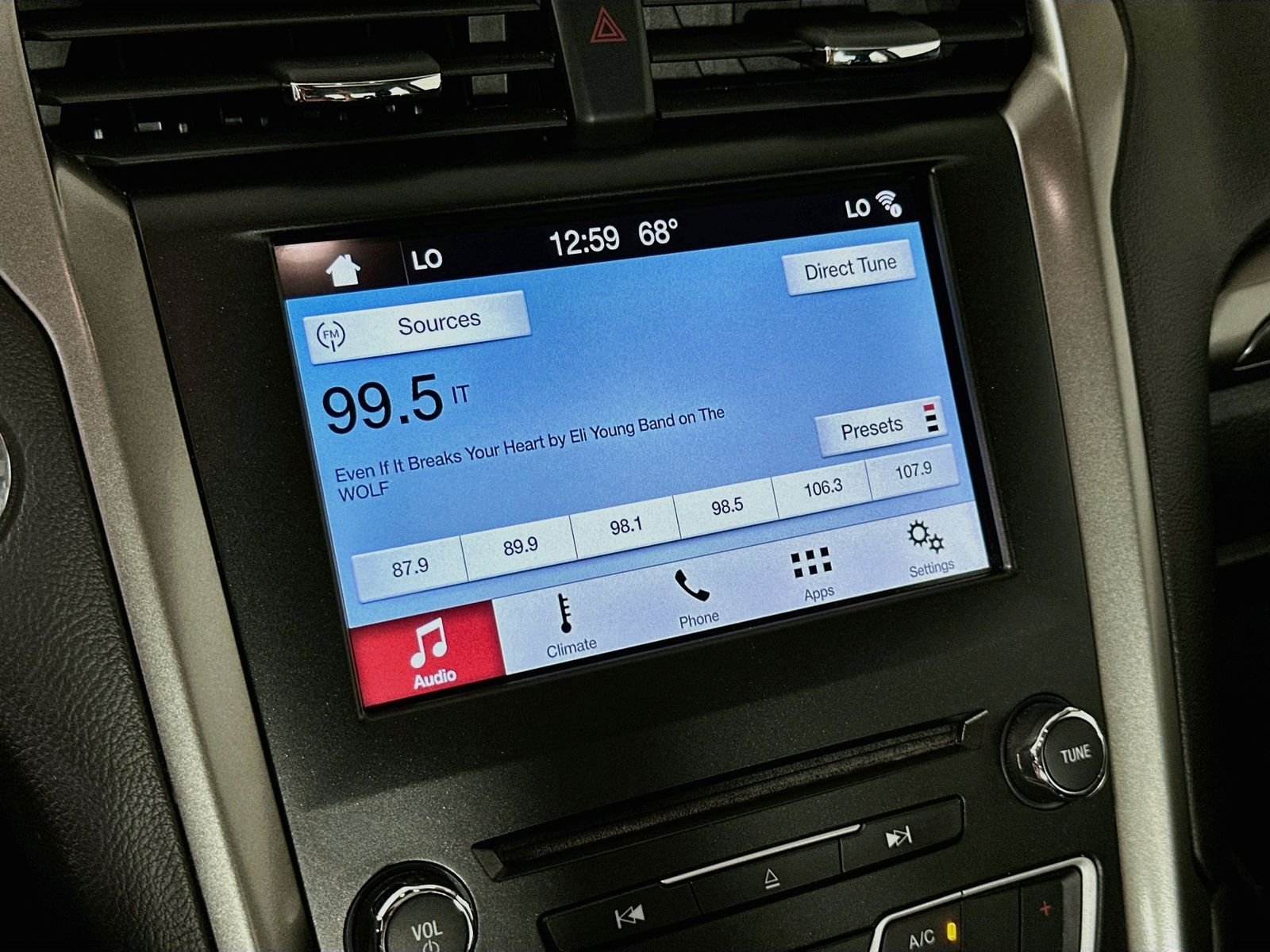 Used 2017 Magnetic Ford SE image 15