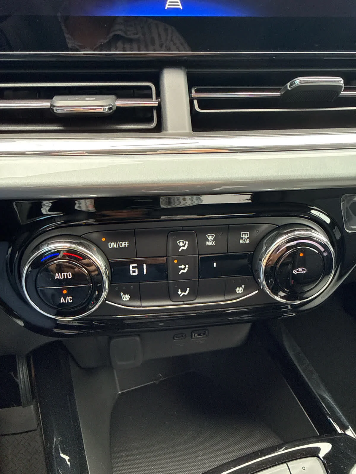 2026 Chevrolet Trax LT - Photo 16