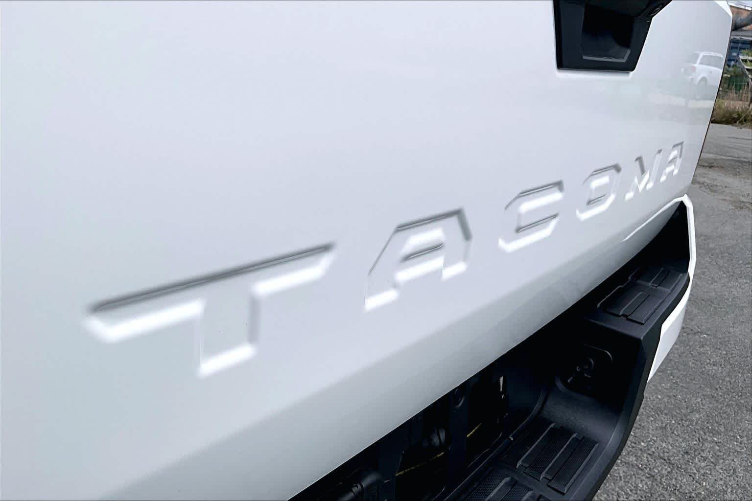 Certified Used 2025 Ice Cap Toyota SR5 image 29