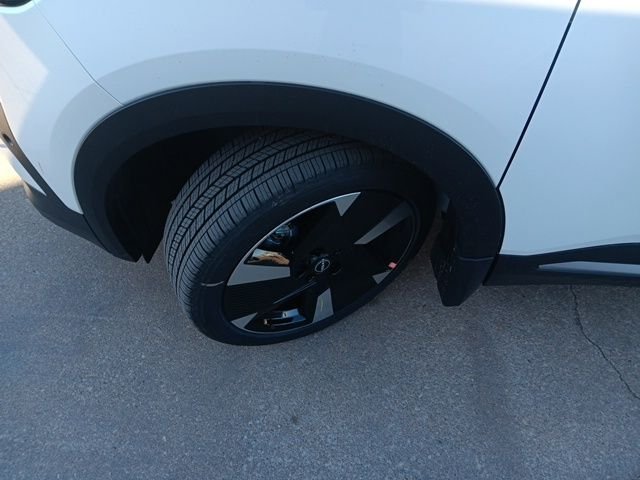 New 2026 Aspen White TriCoat Nissan SR image 36