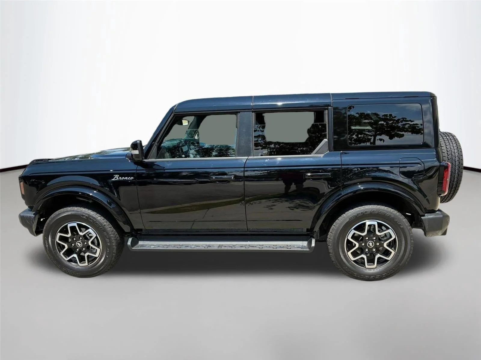 Used 2025 Shadow Black Ford Outer Banks image 9