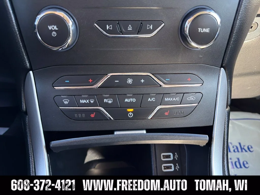Used 2016 Black Ford SEL image 19