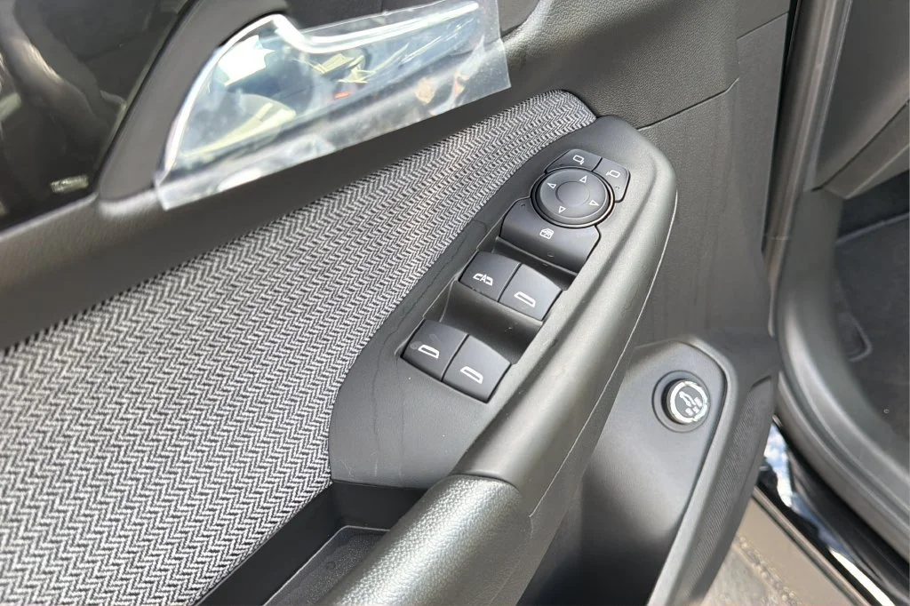 New 2026 Mosaic Black Metallic Chevrolet LT image 16