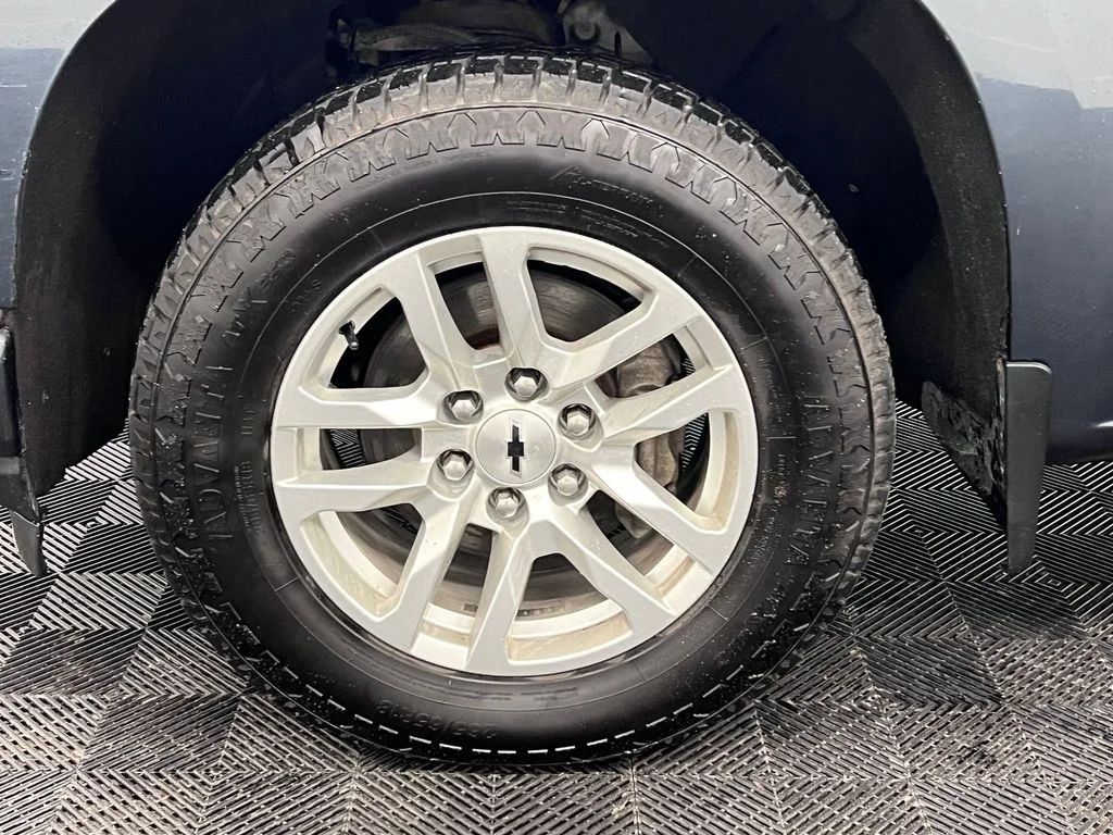 Used 2019 Shadow Gray Metallic Chevrolet RST image 10