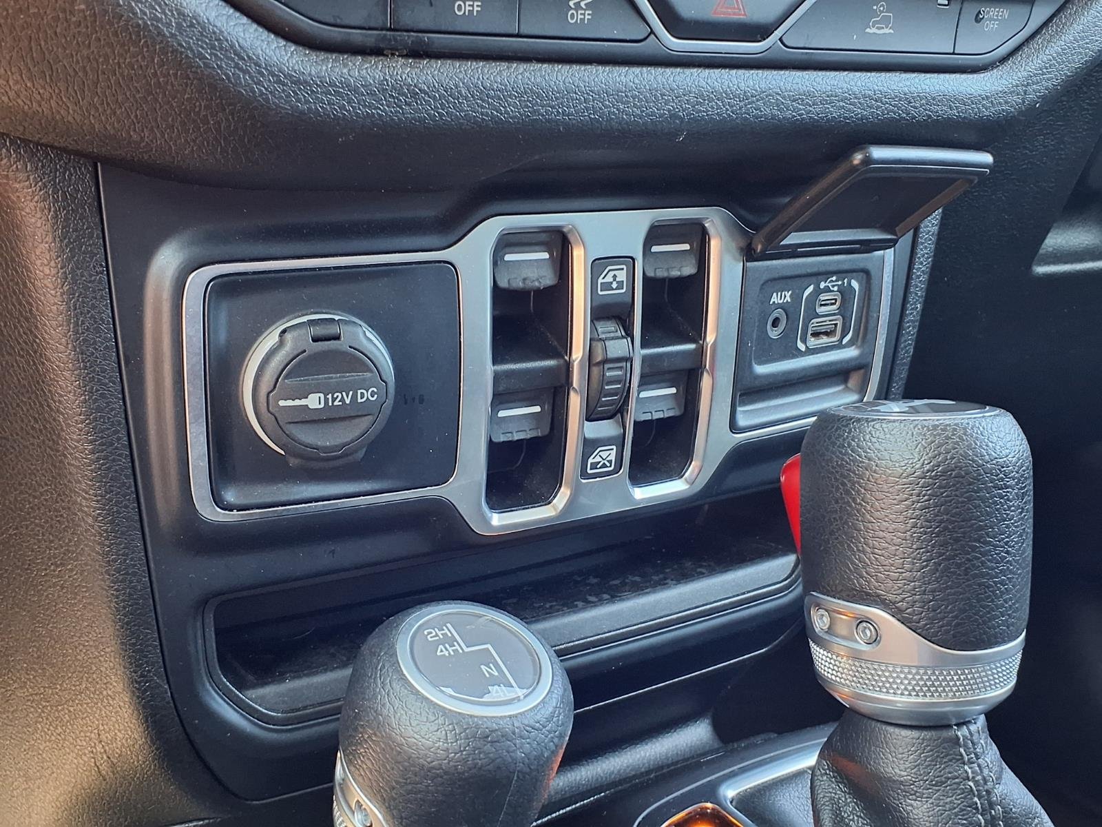 Used 2024 Earl Clear Coat Jeep Sport image 11