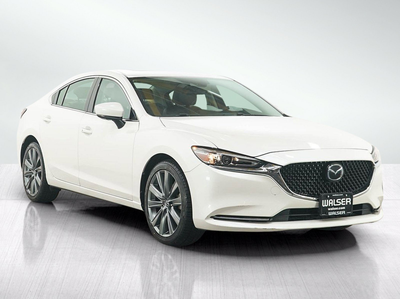 Used 2018 Snowflake White Pearl Mica Mazda Touring image 7