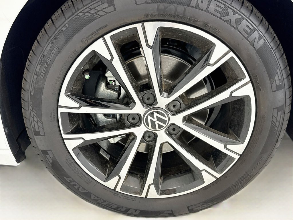 New 2026 White Volkswagen 1.5T Sport image 28