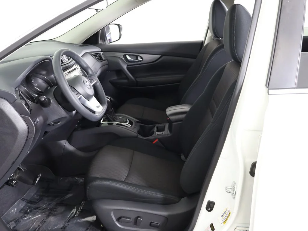 Used 2017 White Nissan SV image 27