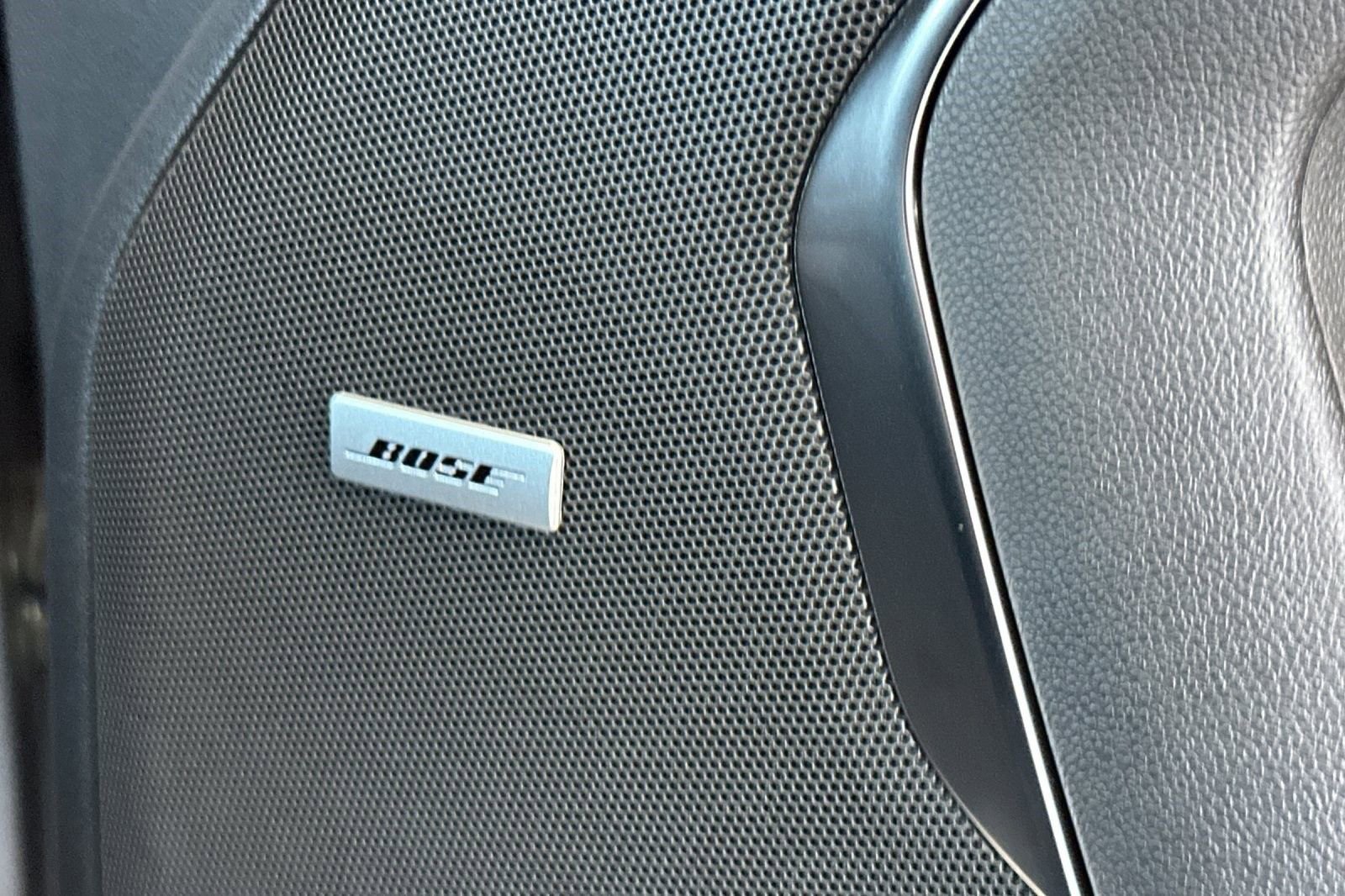 2025 Chevrolet Suburban Premier - Photo 21