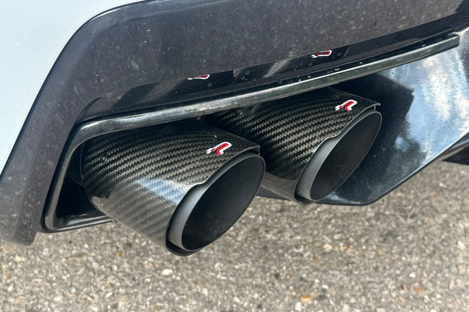 Used 2022 White Chevrolet Stingray image 29