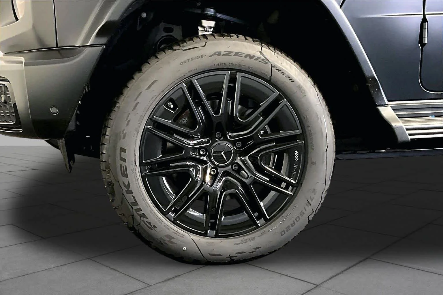 New 2027 MANUFAKTUR Night Black Magno Mercedes-Benz G 580e image 15