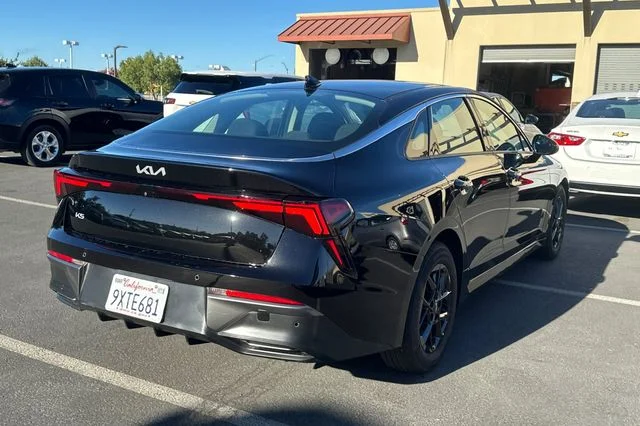 Used 2026 Aurora Black Kia LXS image 5