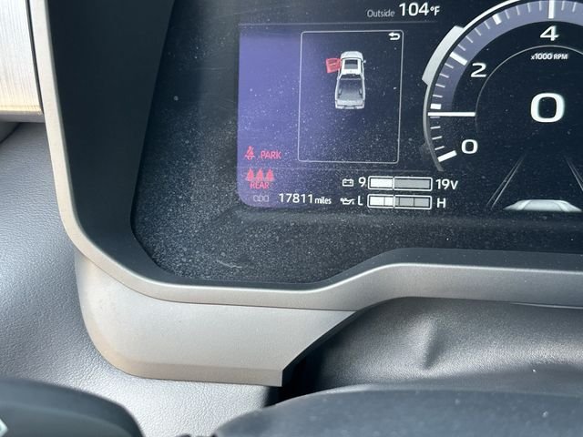 Certified Used 2025  Toyota Platinum image 15