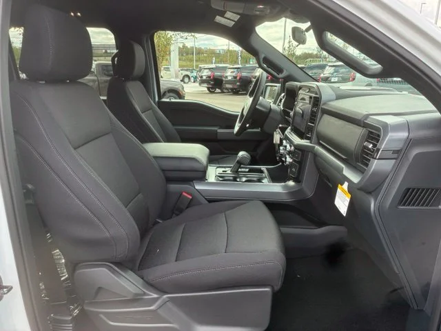 New 2026 Oxford White Ford XLT image 30