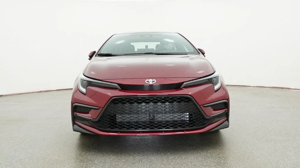 New 2026 Ruby Flare Pearl with Midnight Black Metallic roof Toyota SE image 8