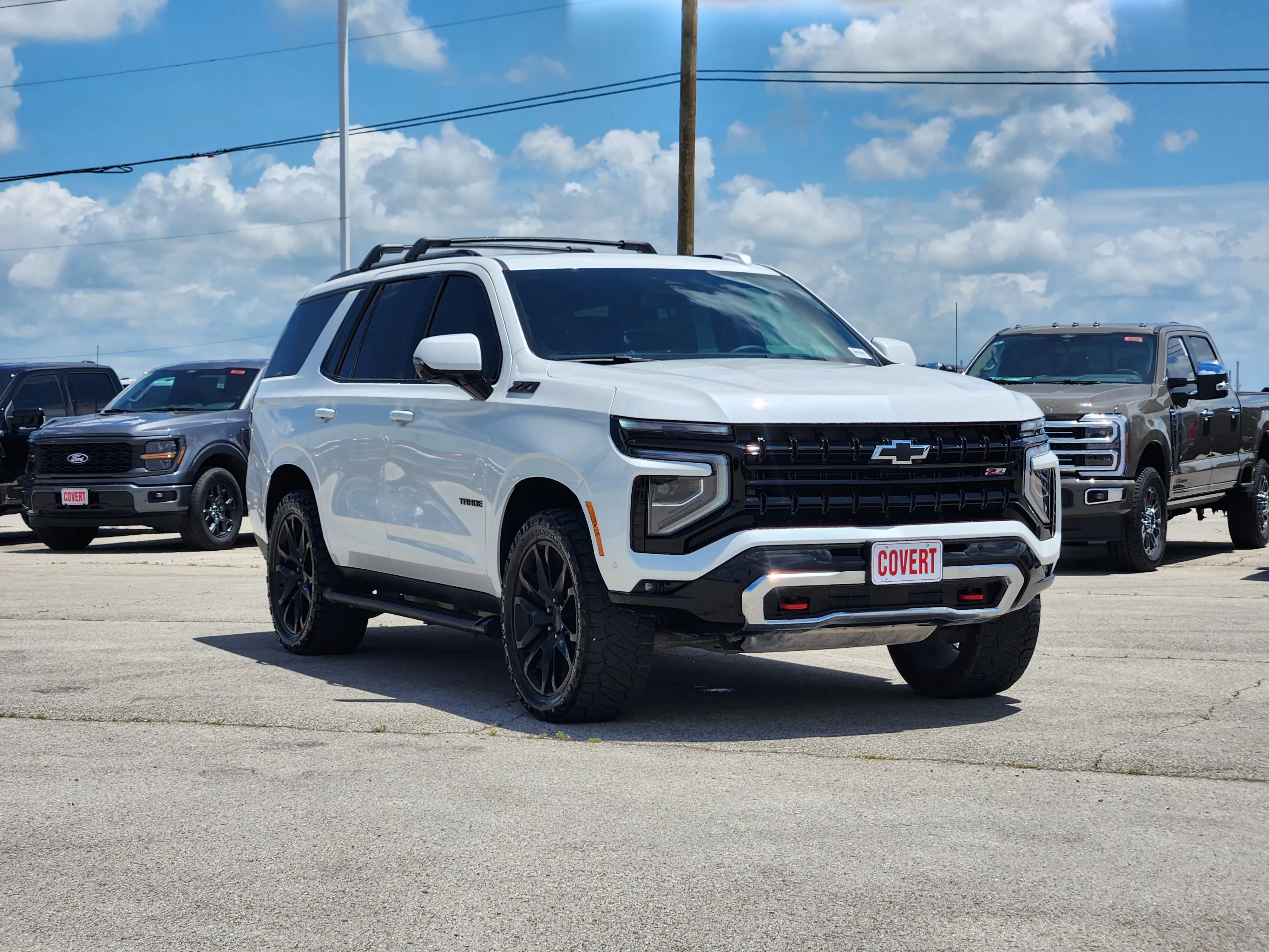 Used 2025 Iridescent Pearl Tricoat Chevrolet Z71 image 3