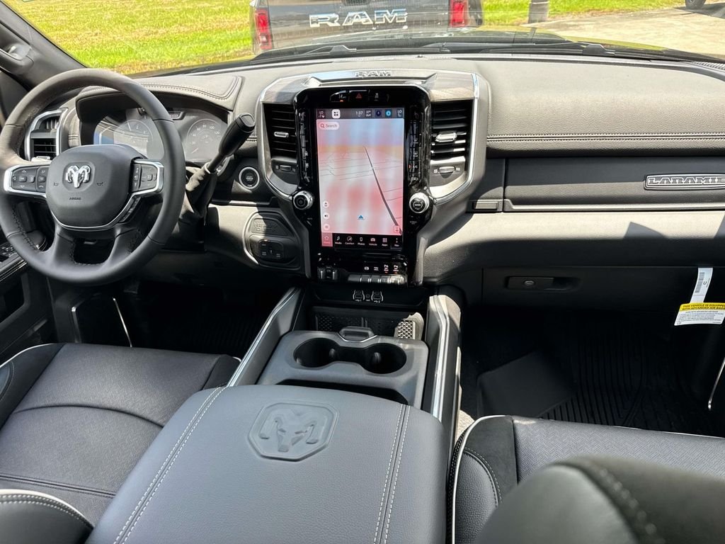 New 2026 Diamond Black Crystal Pearl-Coat Exterior Paint RAM Laramie image 30