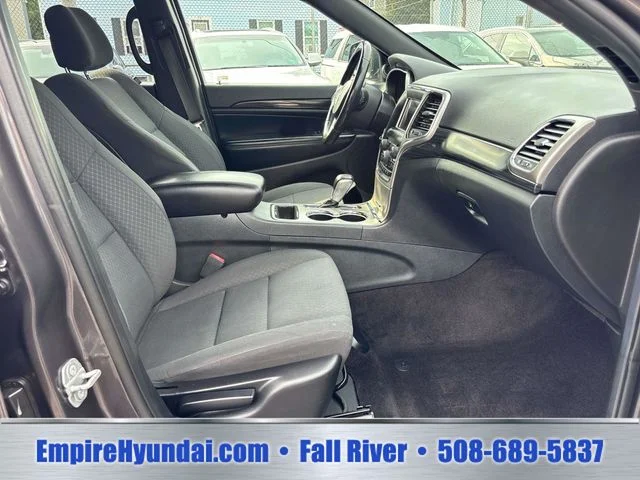Used 2019 Gray Jeep Laredo E image 15